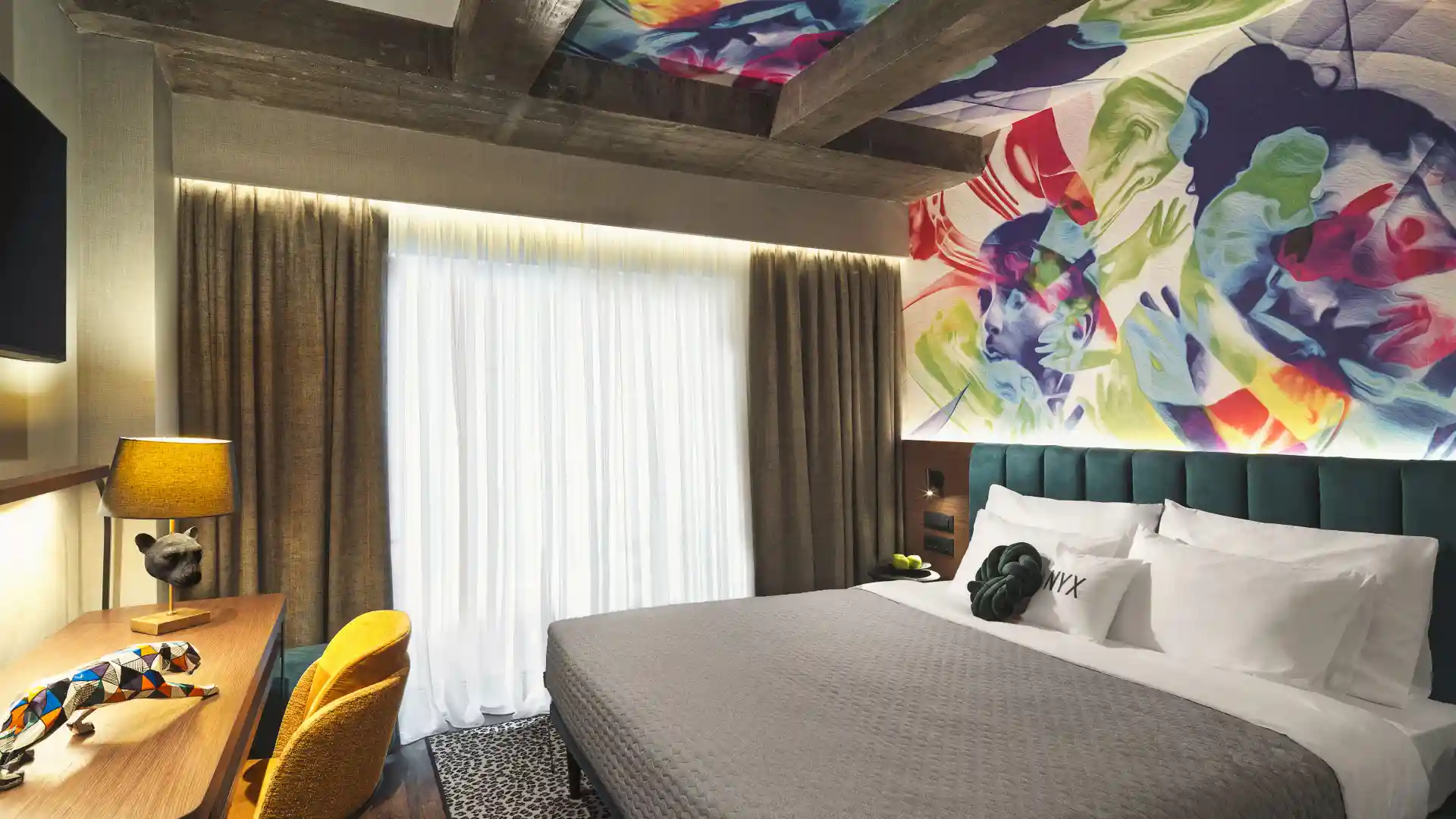 NYX Hotels - deluxeRoomWithBusinessLoungeAccess_01.webp